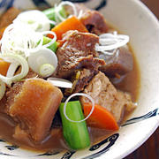 牛すじのトロトロ煮込み