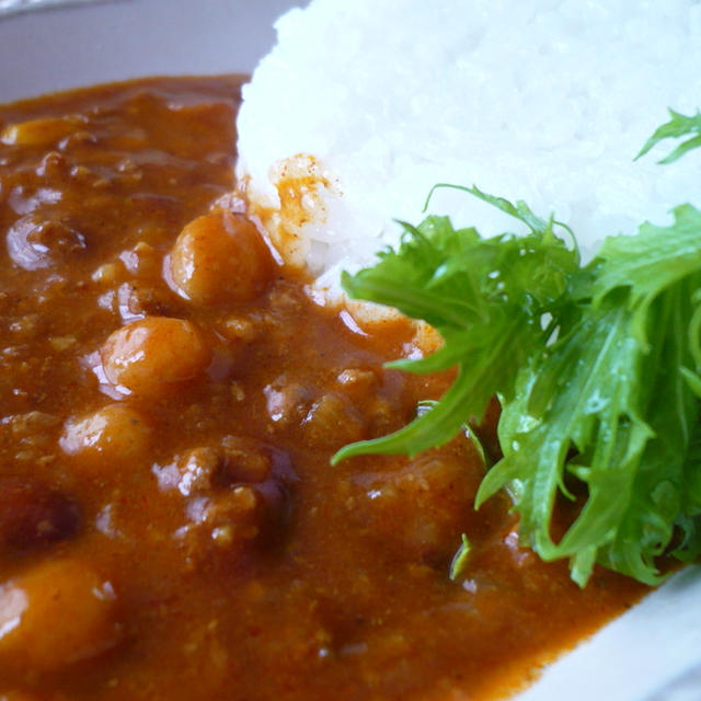 きのうのおつまみ　豆のカレー