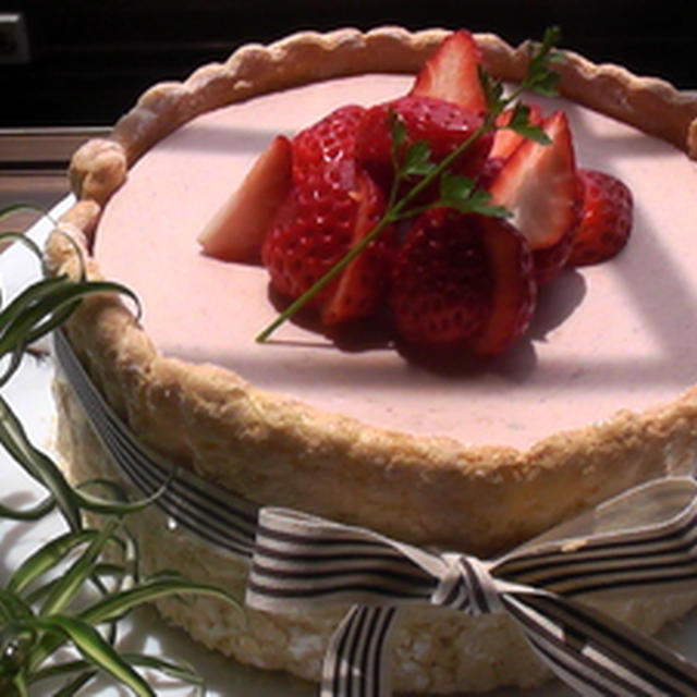 苺たっぷりババロアケーキ By Miloさん レシピブログ 料理ブログのレシピ満載