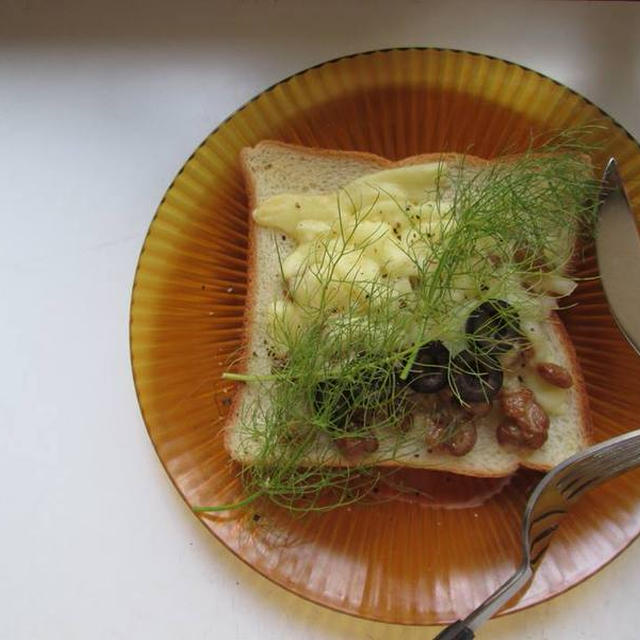 進化系納豆トーストハーブのせ By ハーブ料理家 白山美奈子さん レシピブログ 料理ブログのレシピ満載
