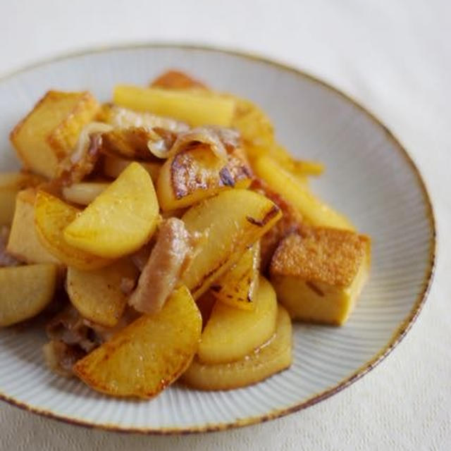 この厚揚げが一番おいしい！「焼き大根と厚揚げの旨煮」