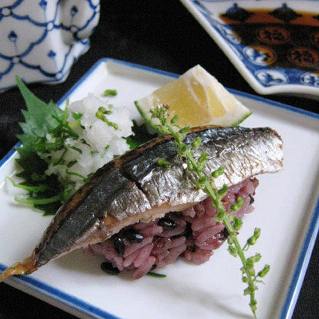 黒米【焼き秋刀魚の握り】