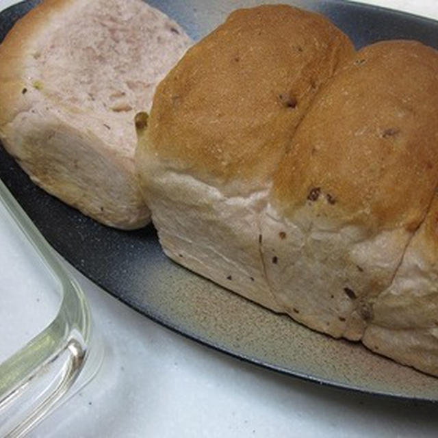 ほんのり桜色、甘納豆ちぎり食パン♪