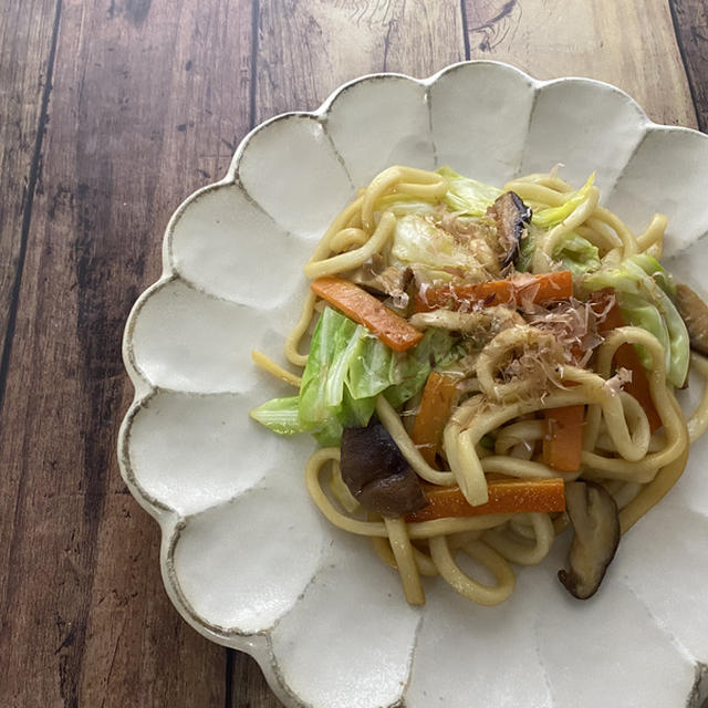 キャベツと椎茸の焼うどん