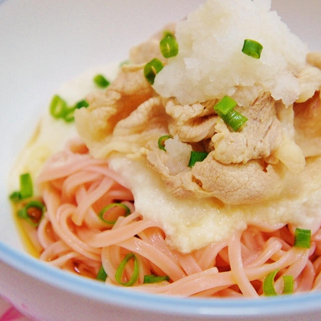 春の香りとさくら色☆豚しゃぶとろろおろしでぶっかけ稲庭うどん