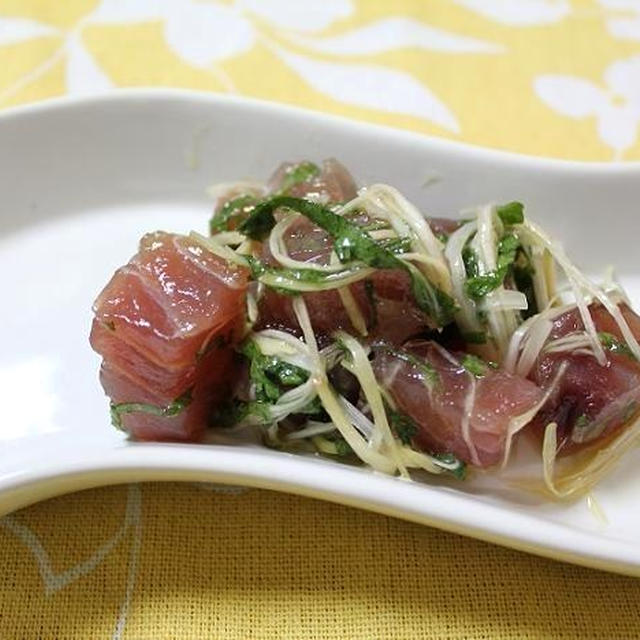 まぐろの中華風和えと高野豆腐とほうれん草のごま和えとキムチチゲでうちごはん（レシピ付）