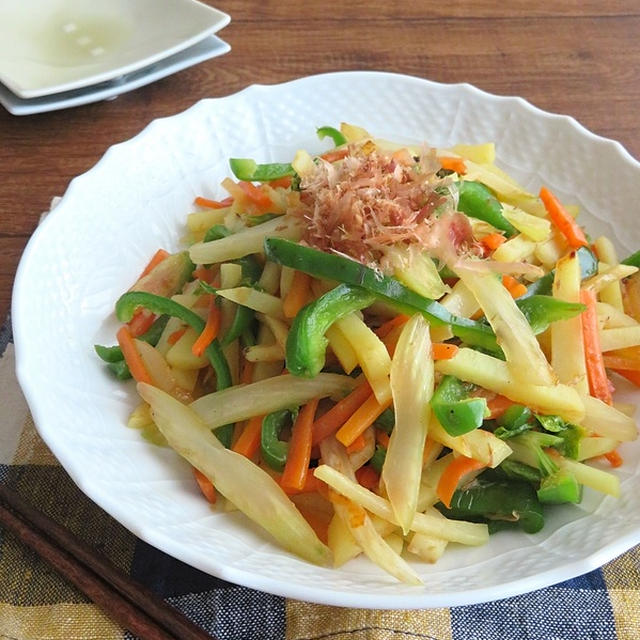 フライパン1つで簡単☆彩り野菜のおかか炒め中華風