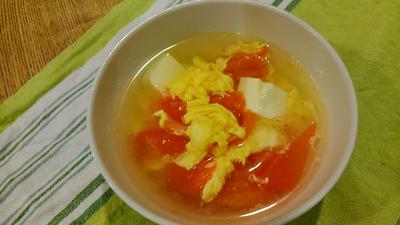 トマトと卵と豆腐のスープ