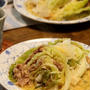 フライパンで♪キャベツと豚の味噌漬けの重ね蒸し。晩ごはん。