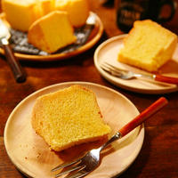 Cuisinart(クイジナート)のビーターでシフォンケーキ作りで大切なメレンゲ作りがチョーお手軽で時短にできてシフォンケーキーもチョーフワフワに仕上がっちゃう！！！バターなどを使わず材料はシンプルなので定番のお菓子として作れるようになりたいと思っていても失敗を何回もして作って経験しないと作れるようになれないのにフワフワにできるか心配でメレンゲ作りのハードルが少し前までは高いと感じていてなかなか作れずにいたシフォンケーキ。。。７年ほど前にキャロットシフォンなどは作ったことがあるけれどブログで紹介するかたちで初めて作って一応ものすごくフワフワ！フワフワ！！に作れた♪「プレーンシフォンケーキ　１」【レシピ 1788】