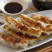 巻いて焼くだけ！ねぎ豚ぐるぐる餃子