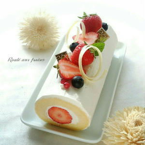 苺のロールケーキの作り方♪シフォン生地でふわふわ～で美味しい
