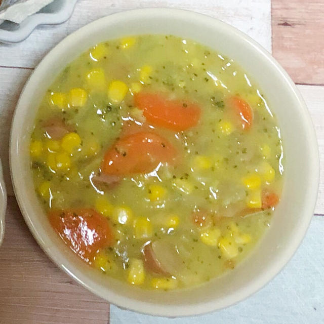 即席スープで簡単野菜たっぷりコーンスープ