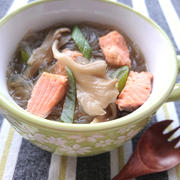 簡単塩鮭と舞茸と白ネギの春雨スープ（ダイエット）