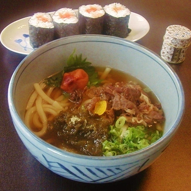 肉うどんと明太子巻き