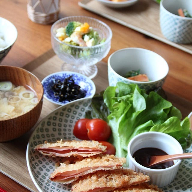 ハムカツ定食。ハボタンの寄せ植え。