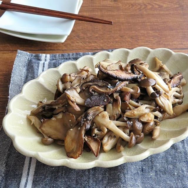 美味しく腸活 簡単 たっぷりきのこのガーリック醤油ソテー By Kaana57さん レシピブログ 料理ブログのレシピ満載