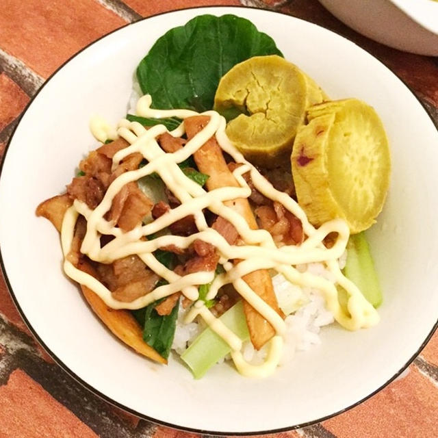 万能簡単香味ダレで豚肉と野菜の香味丼ぶり