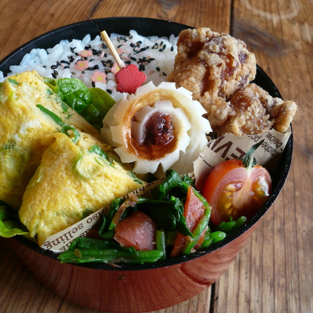 定番唐揚げ＆ちくわの梅巻き弁当♪