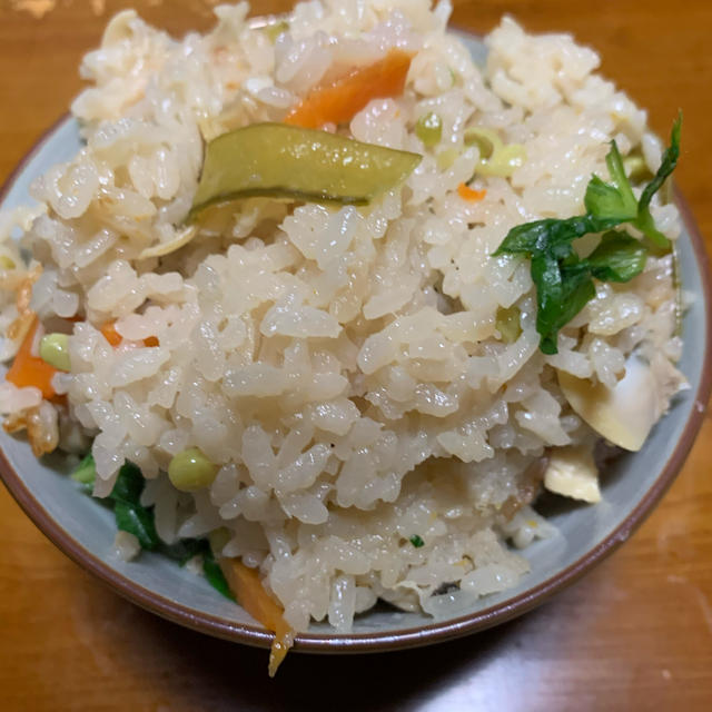 春の炊き込みご飯