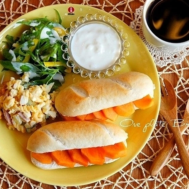 ワンプレート朝食～柿とクリチのデザートサンド～