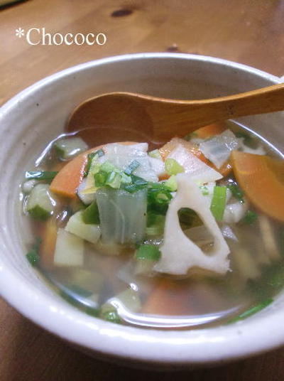 12種類の野菜の鰹だしスープ