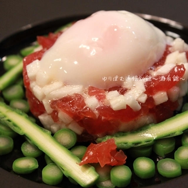 鮪の温玉乗せタルタル「大人味」と、酔った勢いで作った隠し味にびっくりな炒飯。