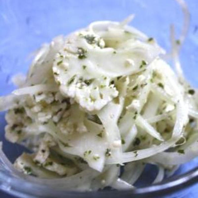 カリフラワーと玉ねぎのジェノベーゼ和え