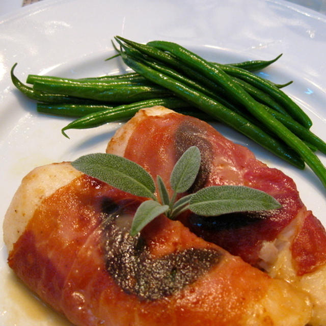 イタリアンディナー２種—エアルームトマトのカプレーゼとローマ風サルティンボッカ