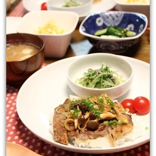 ちょっと贅沢*きのこと牛肉のステーキ丼♪