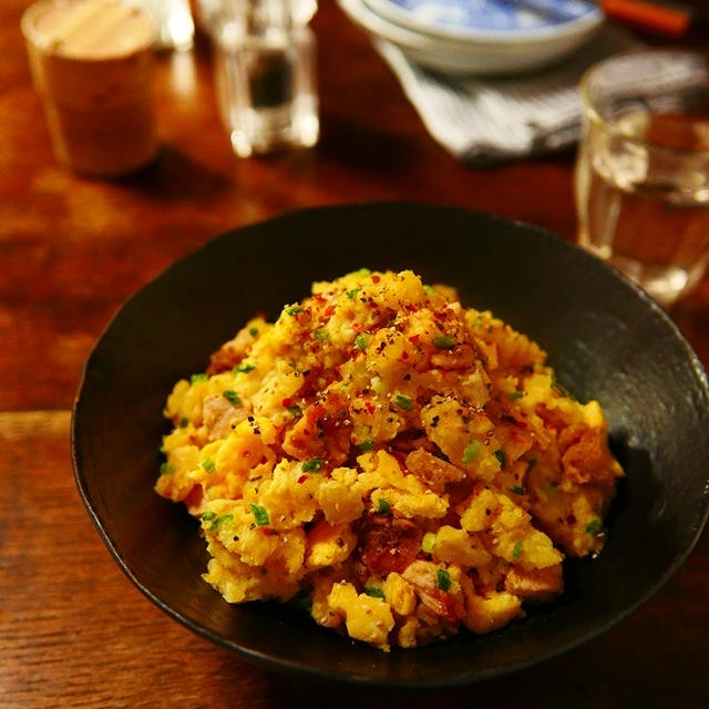 七味唐辛子やブラックペパーがアクセント♪タレも味付けに大活用★ミツカン味ぽんで作るさっぱり鶏チャーシューと卵のシンプル親子ポテトサラダ　【Recipe no.1713】【レシピブログアワード2018】