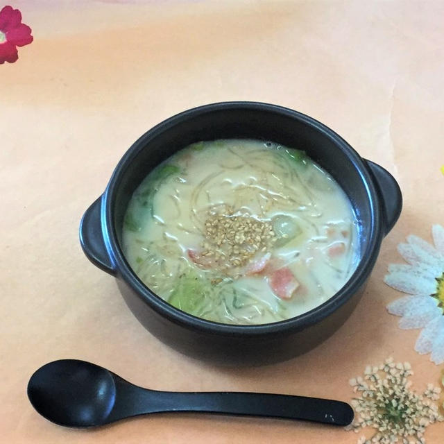 豆乳味噌のベーコンレタススープ
