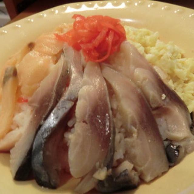 大とろシメサバ de 四色鮭サバ丼♪