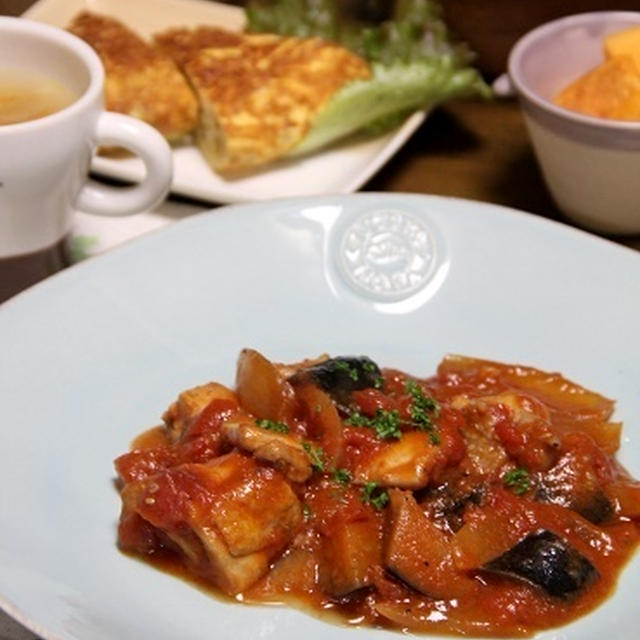 バターでコクを！チキンと野菜のトマト煮　と　しらすとねぎのトルティージャ。