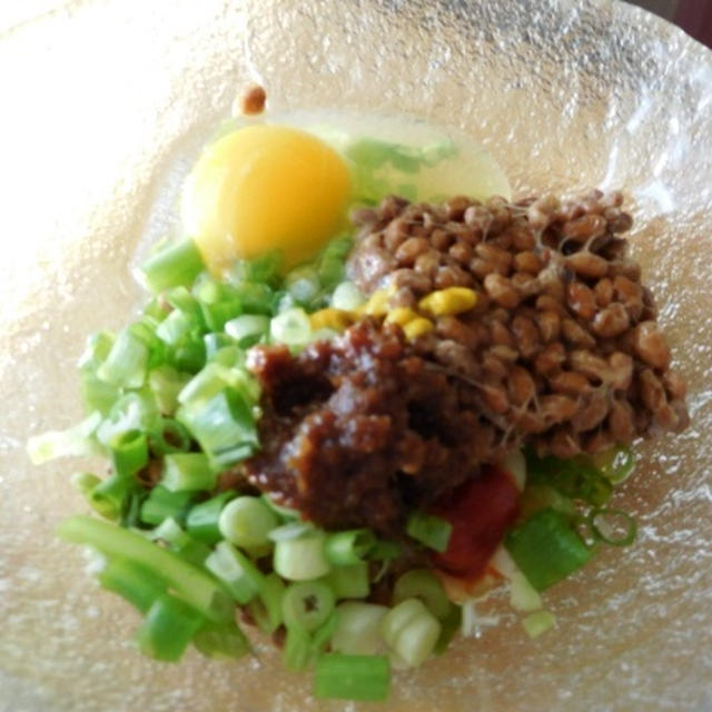 ３食食べた～～～ピリ辛味噌の納豆ご飯 ～ トッポキラーメン ～ 煮込みバーグ