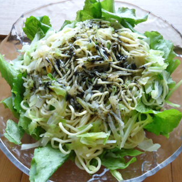 ゆでキャベツがおいしい♪黒酢中華麺