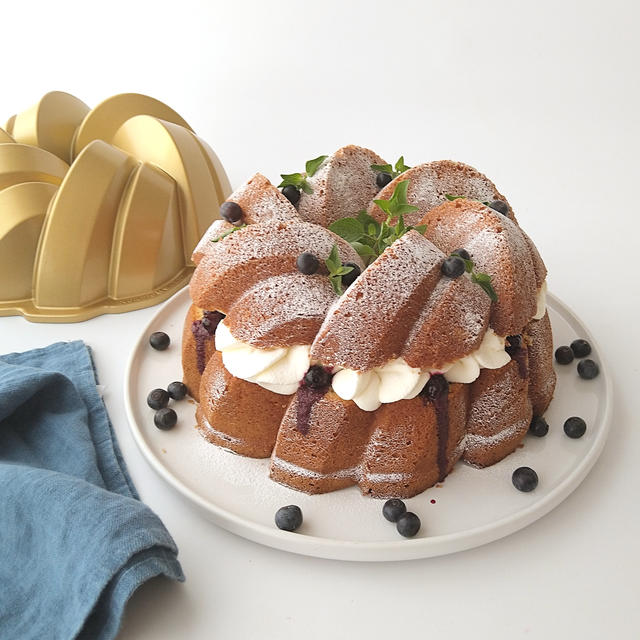 ブルーベリーソースのビクトリアケーキ風／大きなケーキ作りに便利な道具