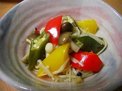 夏野菜とキノコのエスニックマリネ