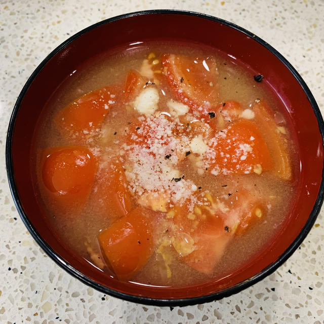 トマトとコーンのスープ