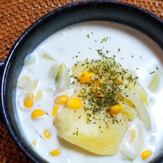 ジャガイモ・ニンニクのミルクスープ