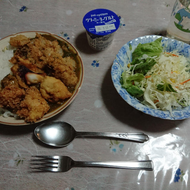 魚介フライのほうれん草カレー