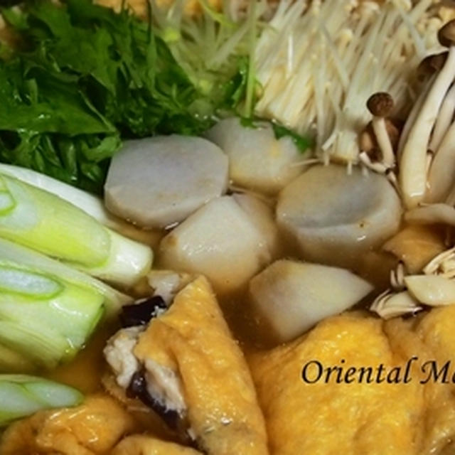 秋だわ＾＾里芋とお揚げつくねのキノコ鍋