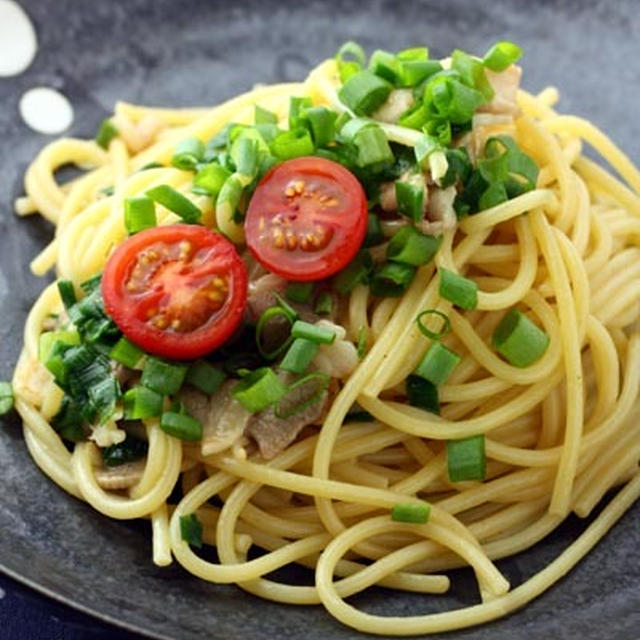 「たっぷりの葱と豚肉の洋風パスタ」