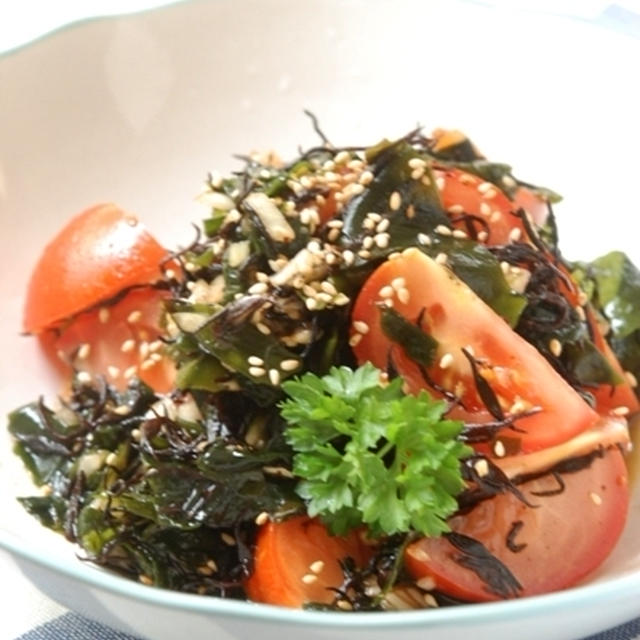 ミネラルたっぷりトマトと海藻の中華サラダ