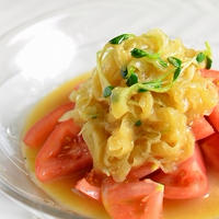 ＜｢新玉葱の食べるドレッシング｣トマトサラダ＞