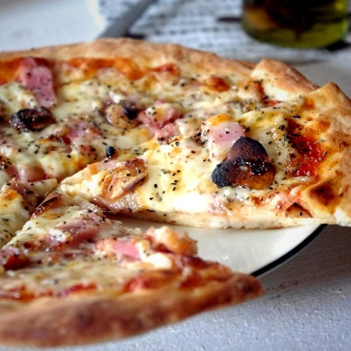 発酵なしで作るピザ生地の簡単レシピ！ふんわりからクリスピーまでの画像
