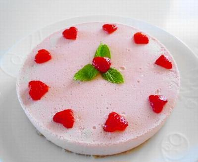 苺のレアチーズケーキ