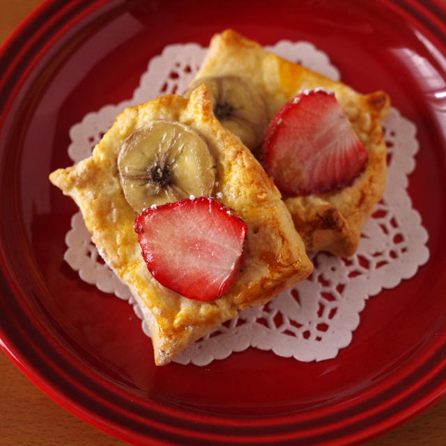 ホットケーキミックスで簡単 いちごとバナナのミニデニッシュパン By めろんぱんママさん レシピブログ 料理ブログのレシピ満載