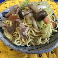 「マルちゃん焼そば 塩」で「カレー焼そば」