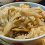 鶏ごぼうと舞茸の炊き込みご飯。だしの旨みが広がります～♪